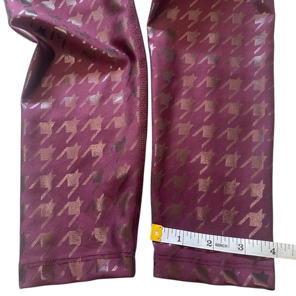 Peloton Show-Up Houndstooth Leggings Size Medium - Picture 11 of 12